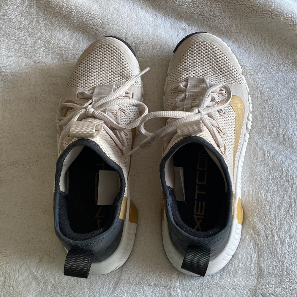 Metcon 3’s size 7 in womens in an exclusive color